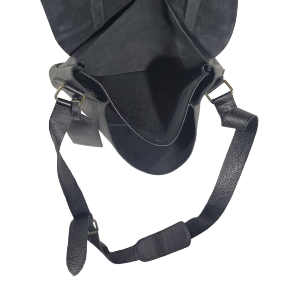 Men's Leather Messenger Bag by Red Envelope - Picture 6 of 10